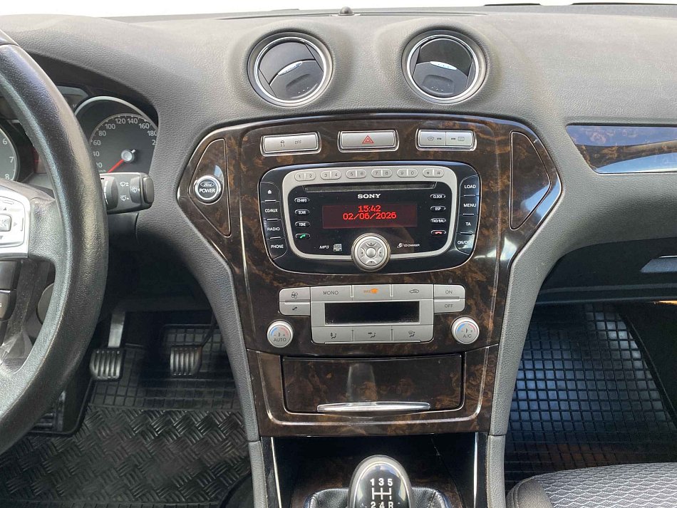 Ford Mondeo 2.0 i Ghia