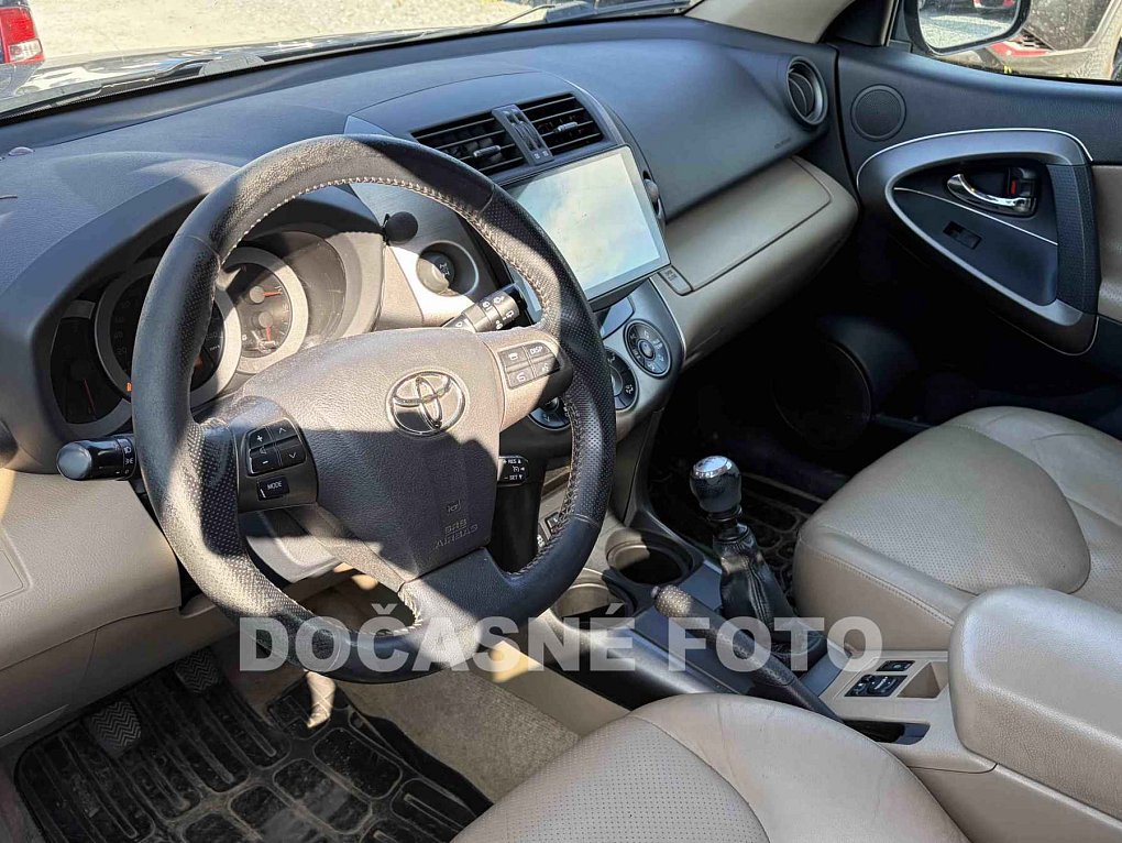 Toyota RAV4 2.2D-4D 
