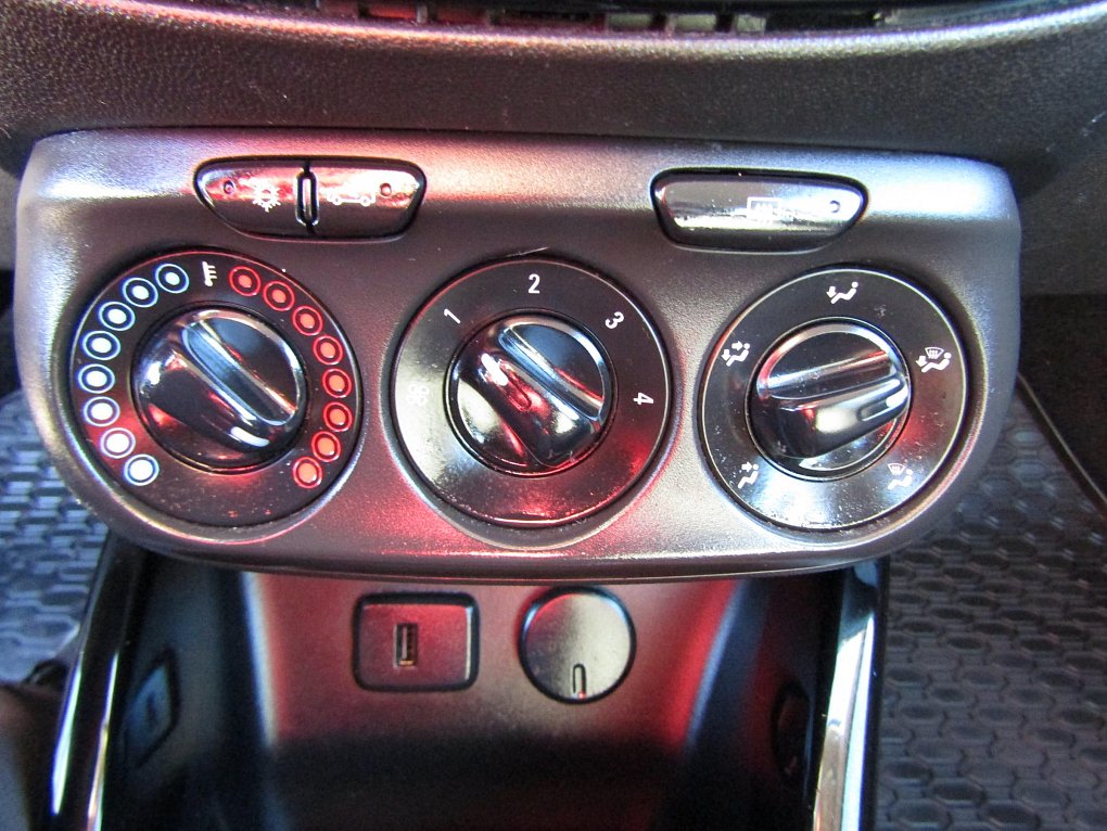 Opel Adam 1.2i 