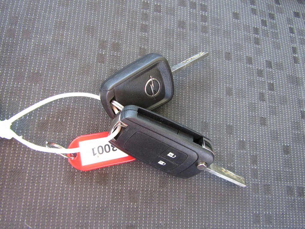 Opel Adam 1.2i 