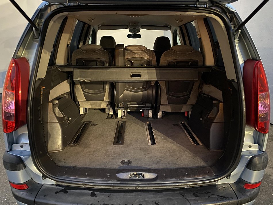 Peugeot 807 2.2i  7míst