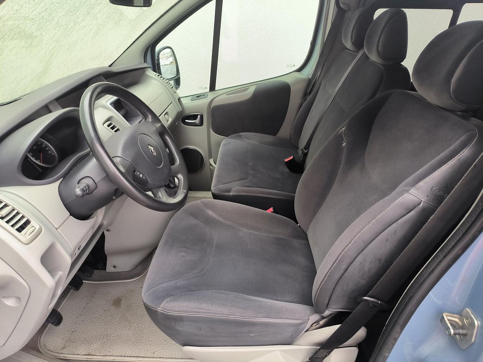 Renault Trafic 2.0dCi Black Edition L2 9míst