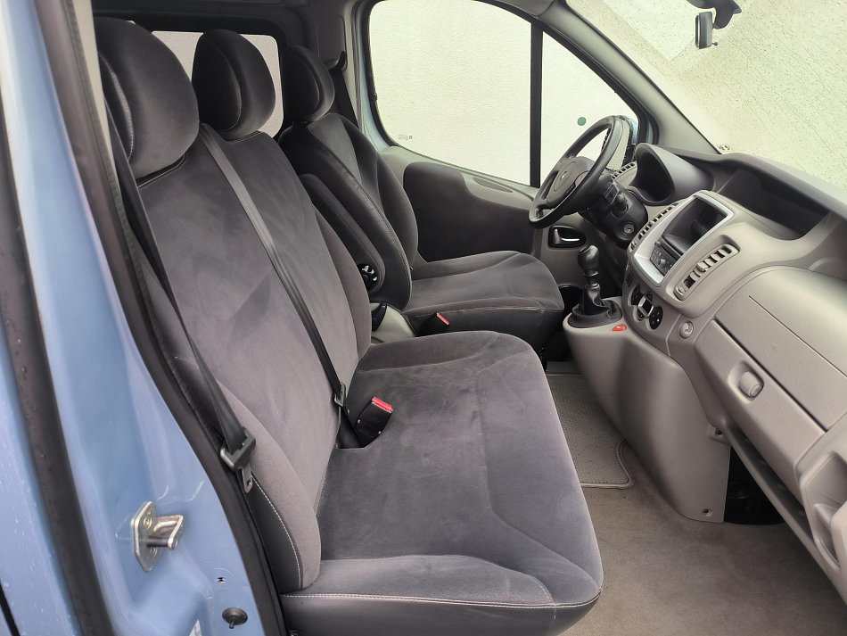 Renault Trafic 2.0dCi Black Edition L2 9míst