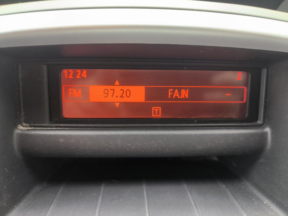 Renault Trafic 2.0dCi Black Edition L2 9míst