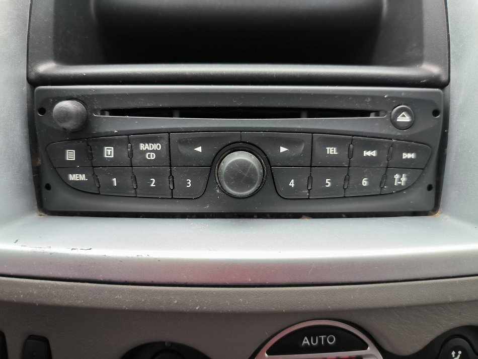 Renault Trafic 2.0dCi Black Edition L2 9míst