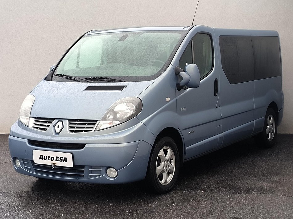 Renault Trafic 2.0dCi Black Edition L2 9míst