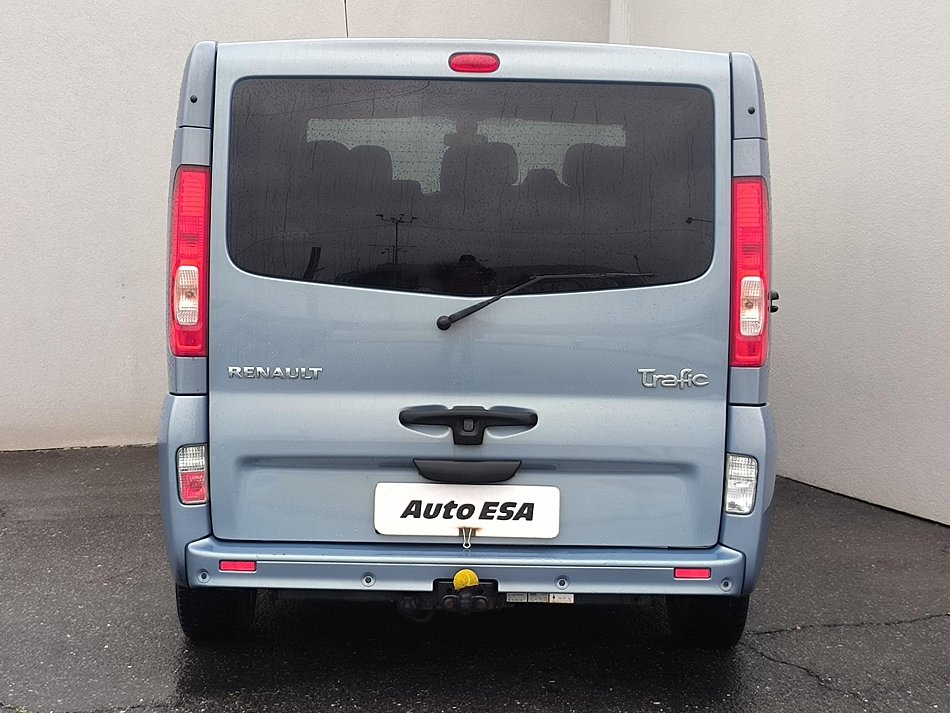 Renault Trafic 2.0dCi Black Edition L2 9míst