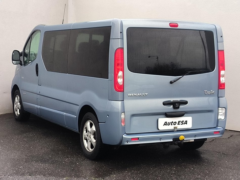 Renault Trafic 2.0dCi Black Edition L2 9míst