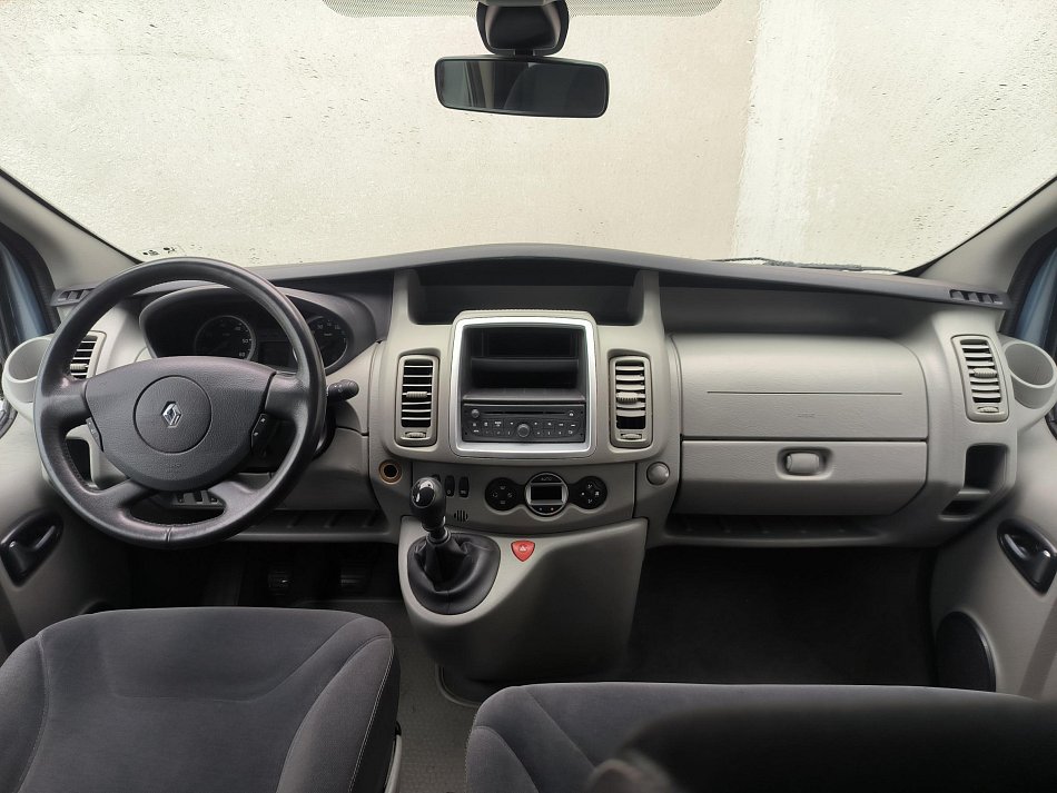 Renault Trafic 2.0dCi Black Edition L2 9míst