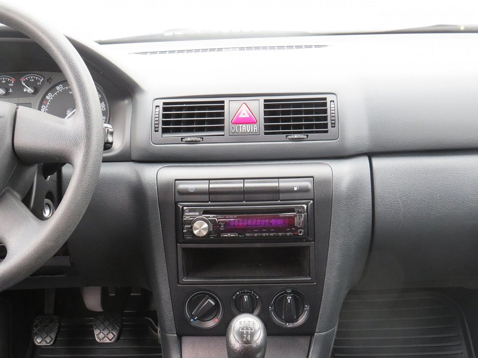 Škoda Octavia 1.6MPI Tour