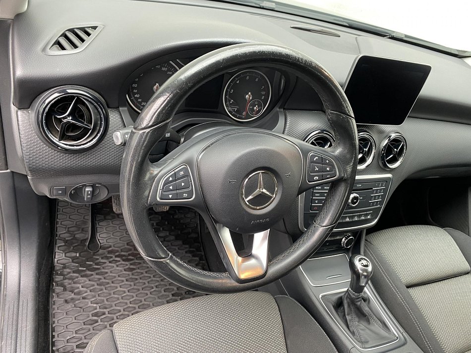 Mercedes-Benz Třída A 1.6 i  A180