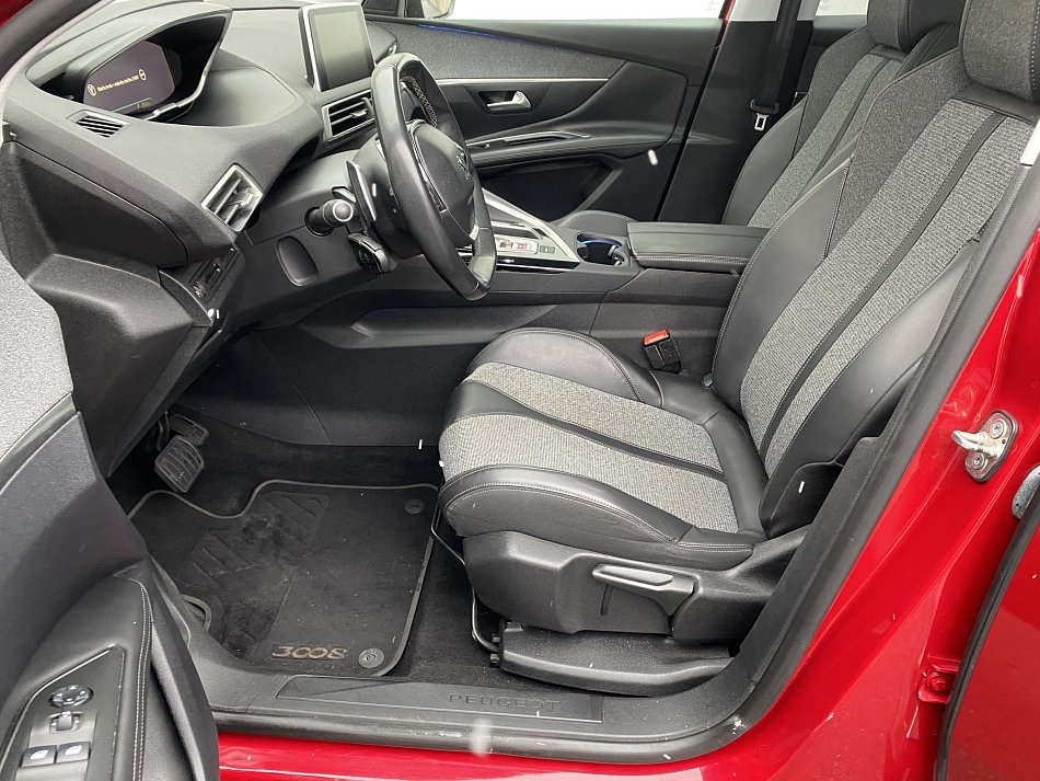 Peugeot 3008 1.2 PT Allure