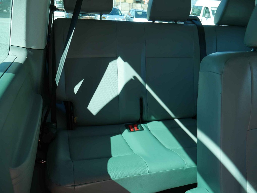 Volkswagen Transporter 2.5TDI  L2 9míst