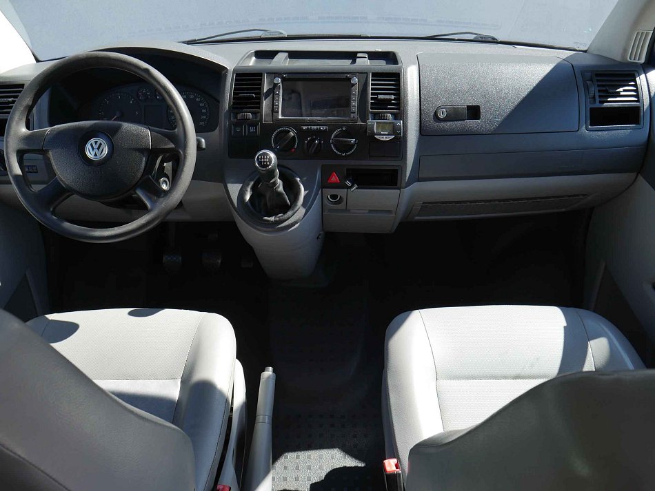 Volkswagen Transporter 2.5TDI  L2 9míst