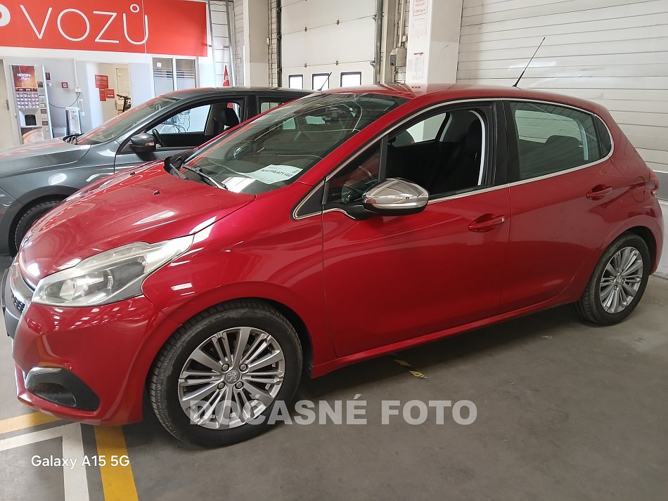 Peugeot 208 1.2PT 