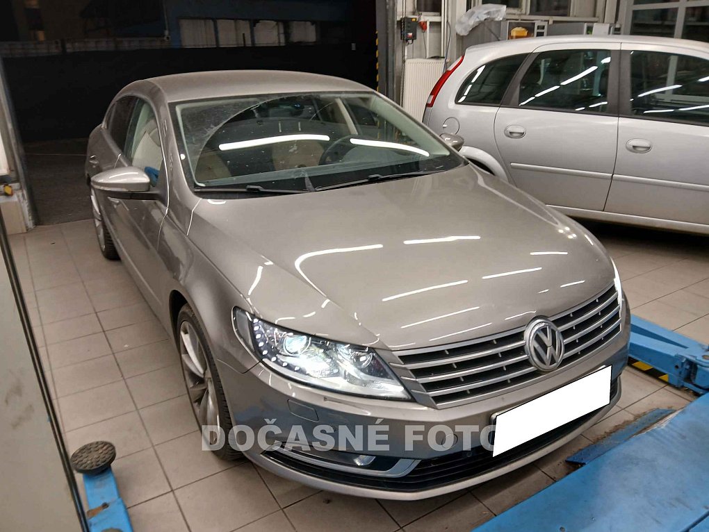 Volkswagen Passat CC 2.0 TDi 