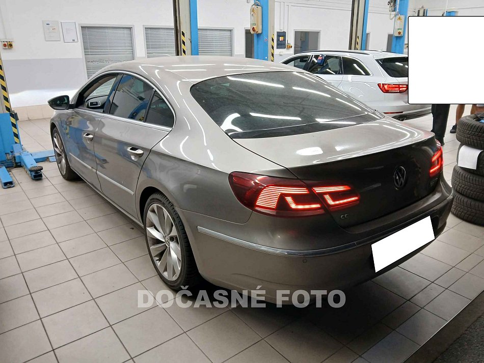 Volkswagen Passat CC 2.0 TDi 