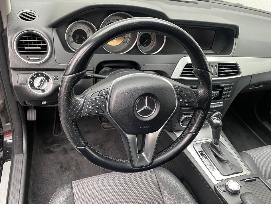 Mercedes-Benz Třída C 2.2 CDi  C 220