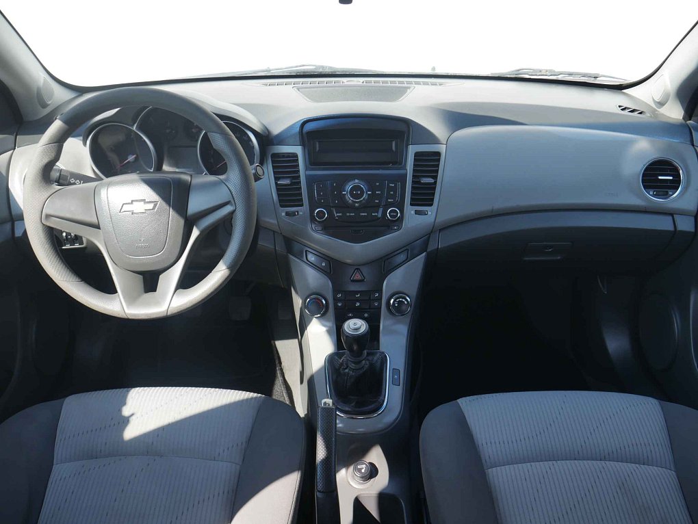 Chevrolet Cruze 1.6i 