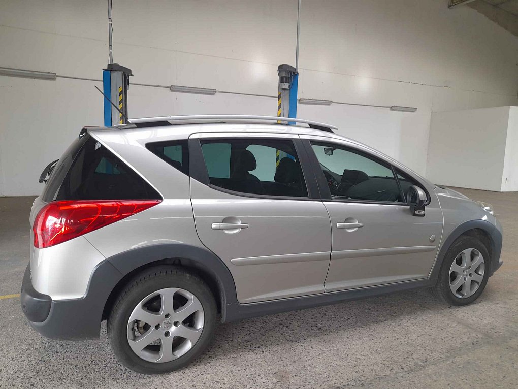 Peugeot 207 1.6i 