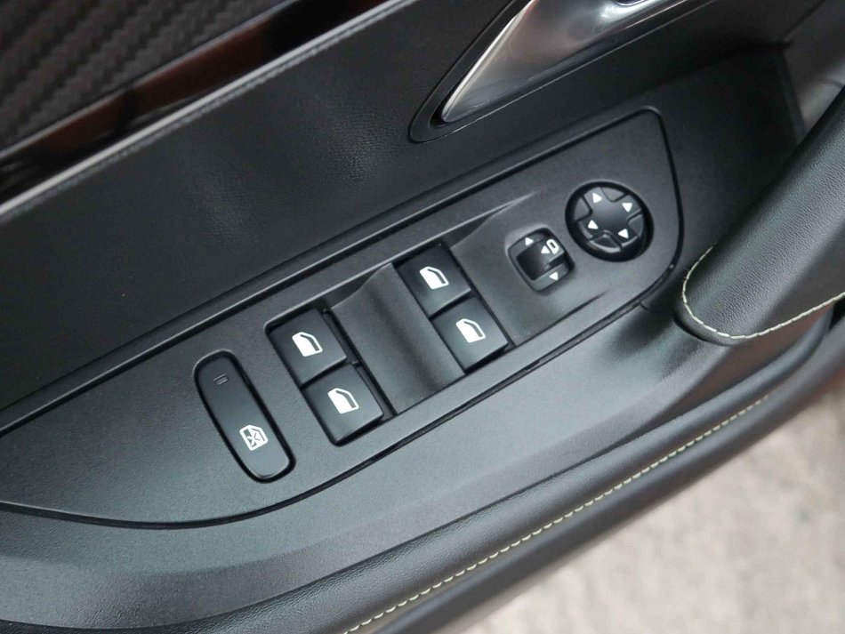 Peugeot 2008 1.5HDI 