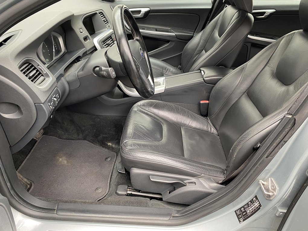 Volvo V60 2.4 D6  AWD