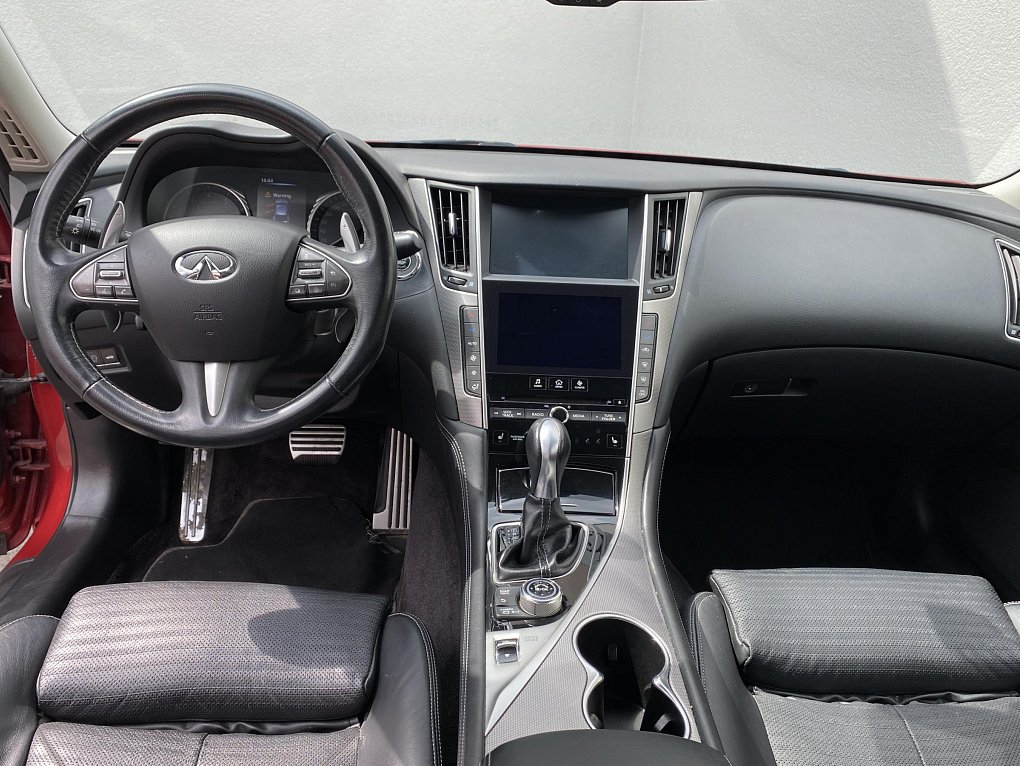 Infiniti Q50 2.0 T 