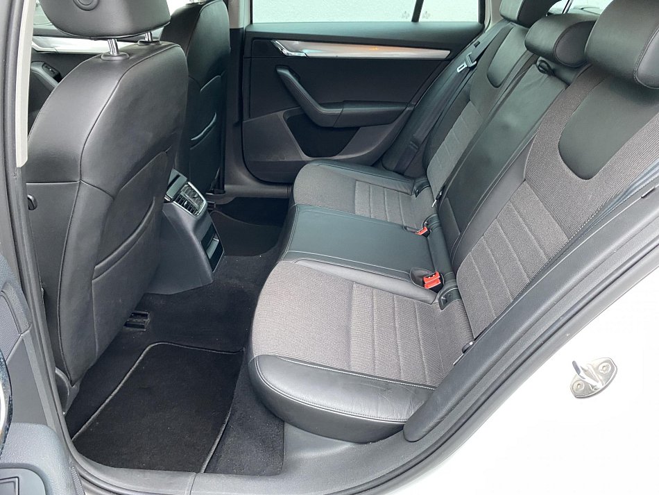 Škoda Octavia III 1.8 TSi Elegance