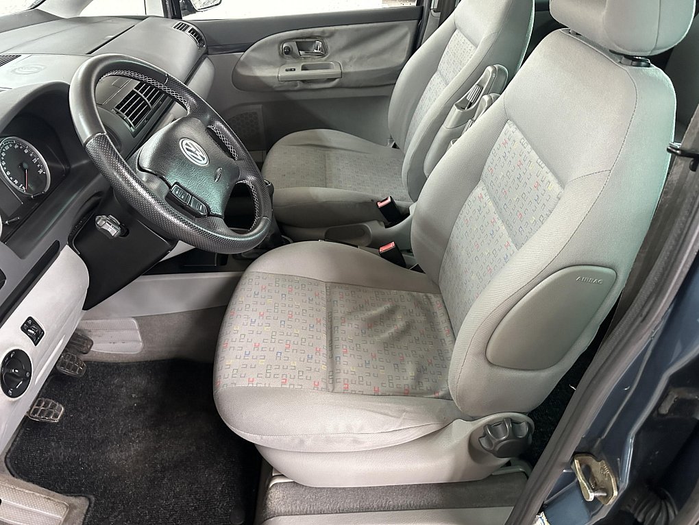 Volkswagen Sharan 2.0i  7míst