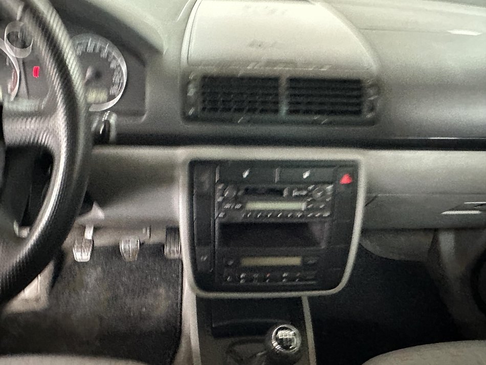 Volkswagen Sharan 2.0i  7míst