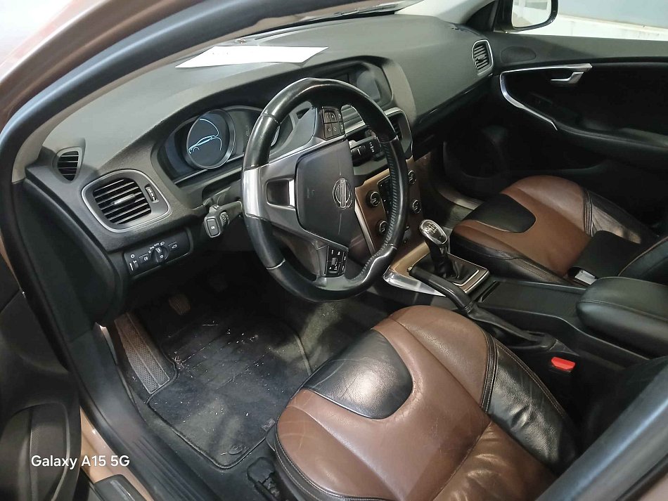 Volvo V40 D2 