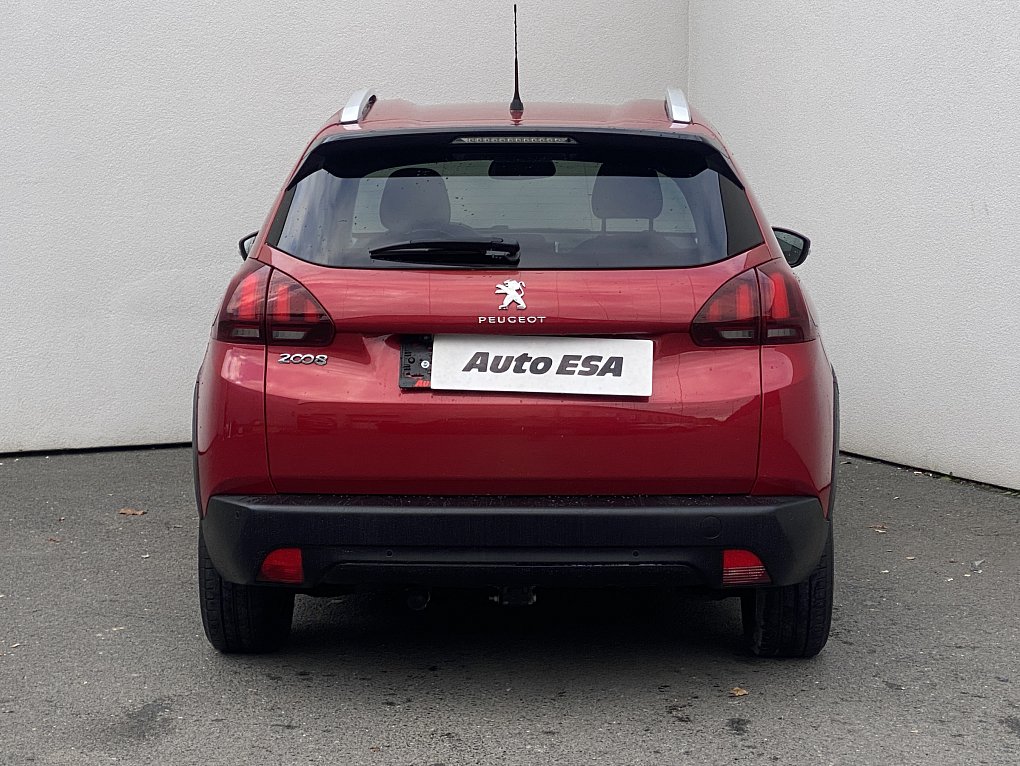 Peugeot 2008 1.2 PT Signature