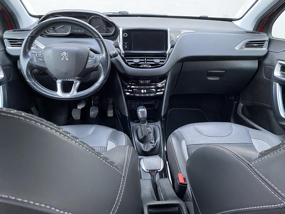 Peugeot 2008 1.2 PT Allure