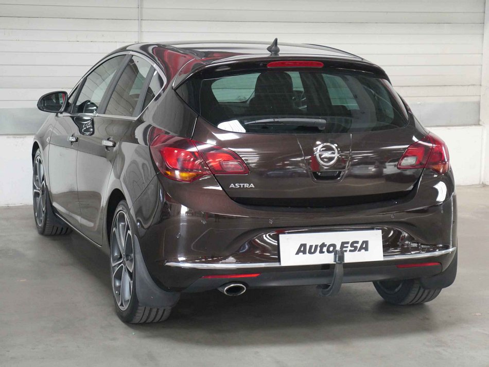 Opel Astra 1.6T 