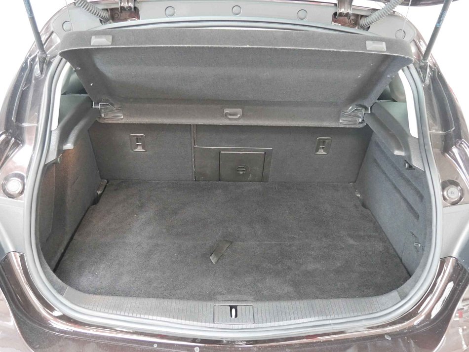 Opel Astra 1.6T 