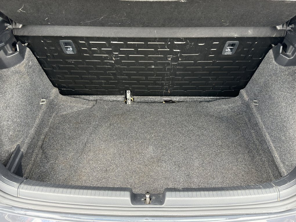 Volkswagen Polo 1.0i 