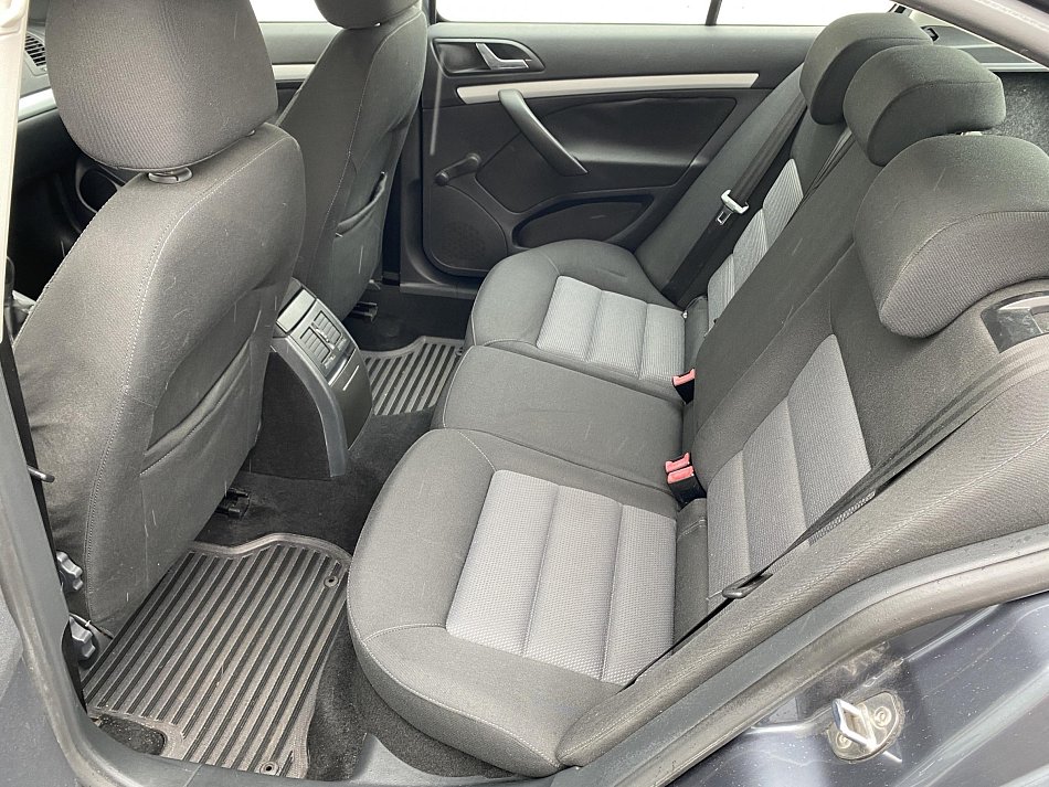 Škoda Octavia II 1.6 MPi Ambiente