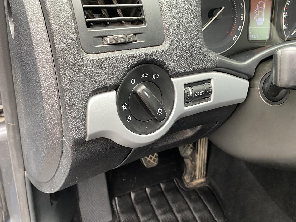 Škoda Octavia II 1.6 MPi Ambiente