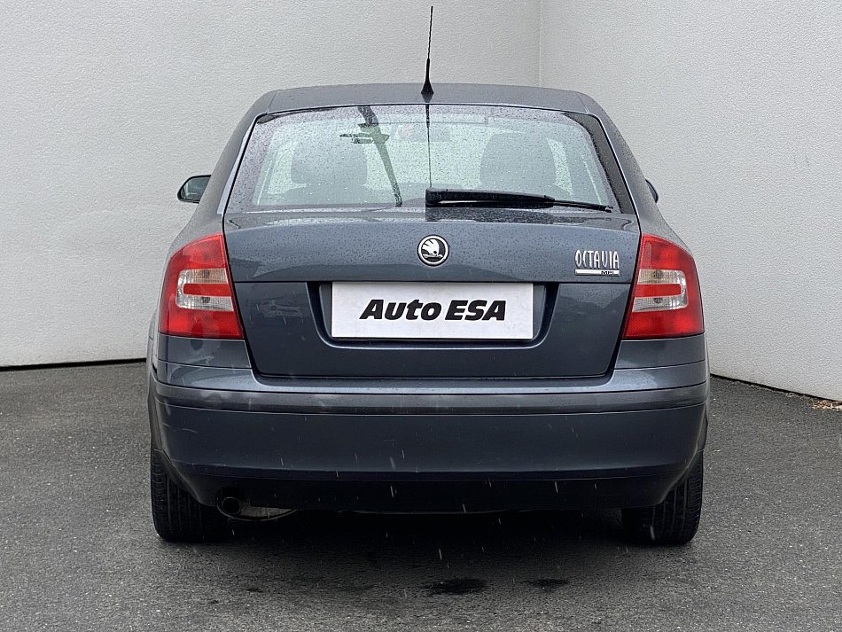 Škoda Octavia II 1.6 MPi Ambiente