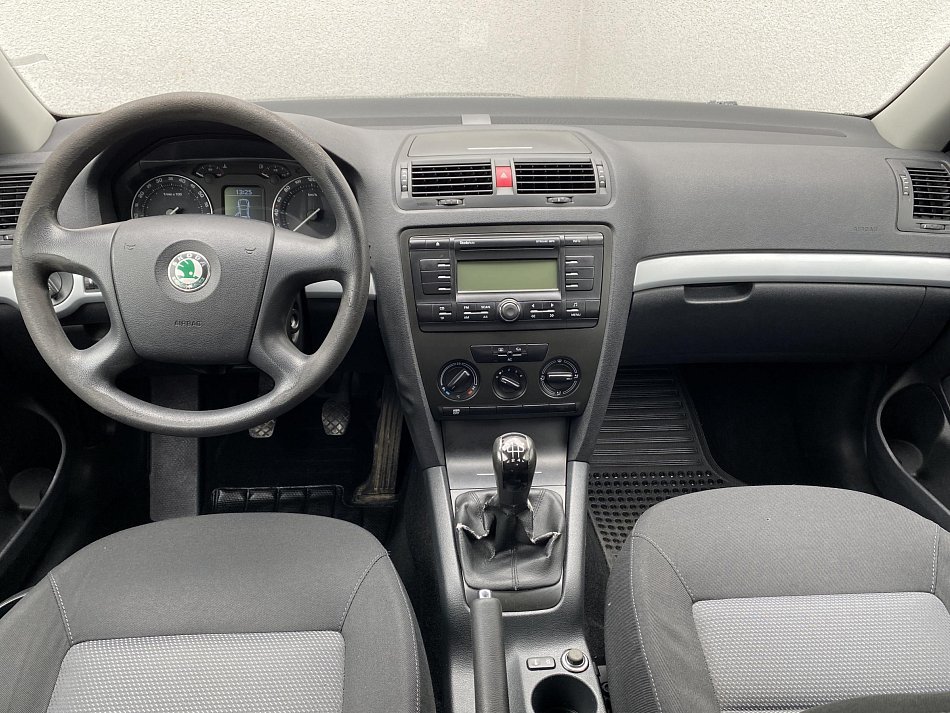 Škoda Octavia II 1.6 MPi Ambiente
