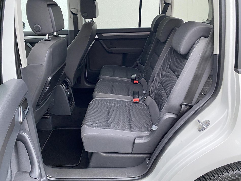Volkswagen Touran 2.0 TDi  7míst