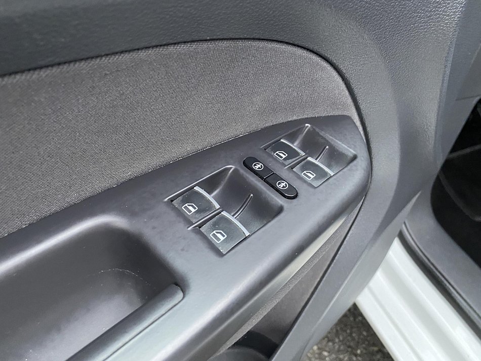 Volkswagen Touran 2.0 TDi  7míst