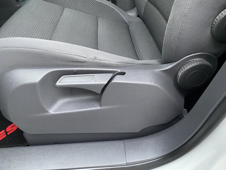 Volkswagen Touran 2.0 TDi  7míst