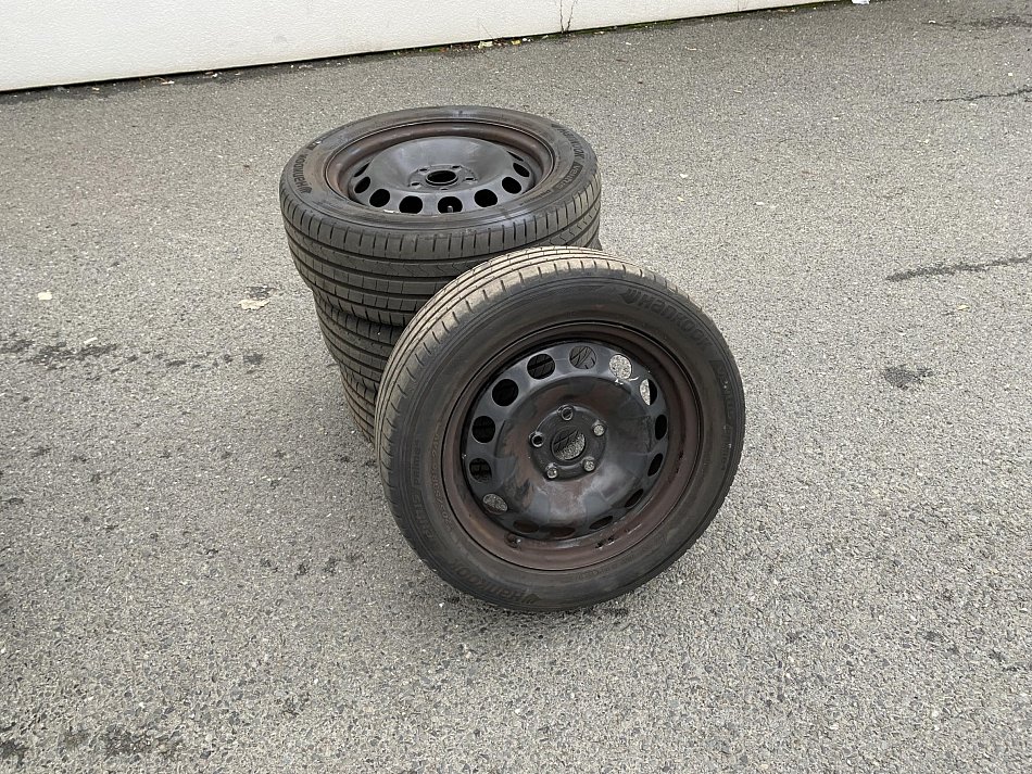 Volkswagen Touran 2.0 TDi  7míst