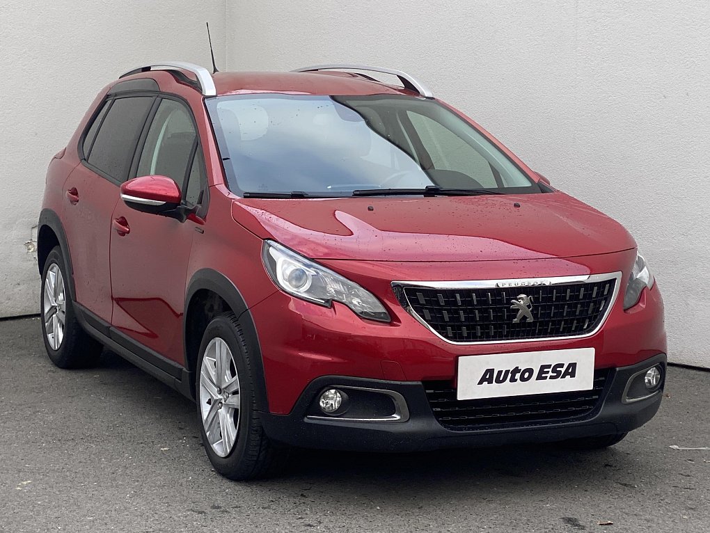 Peugeot 2008 1.2 PT Signature