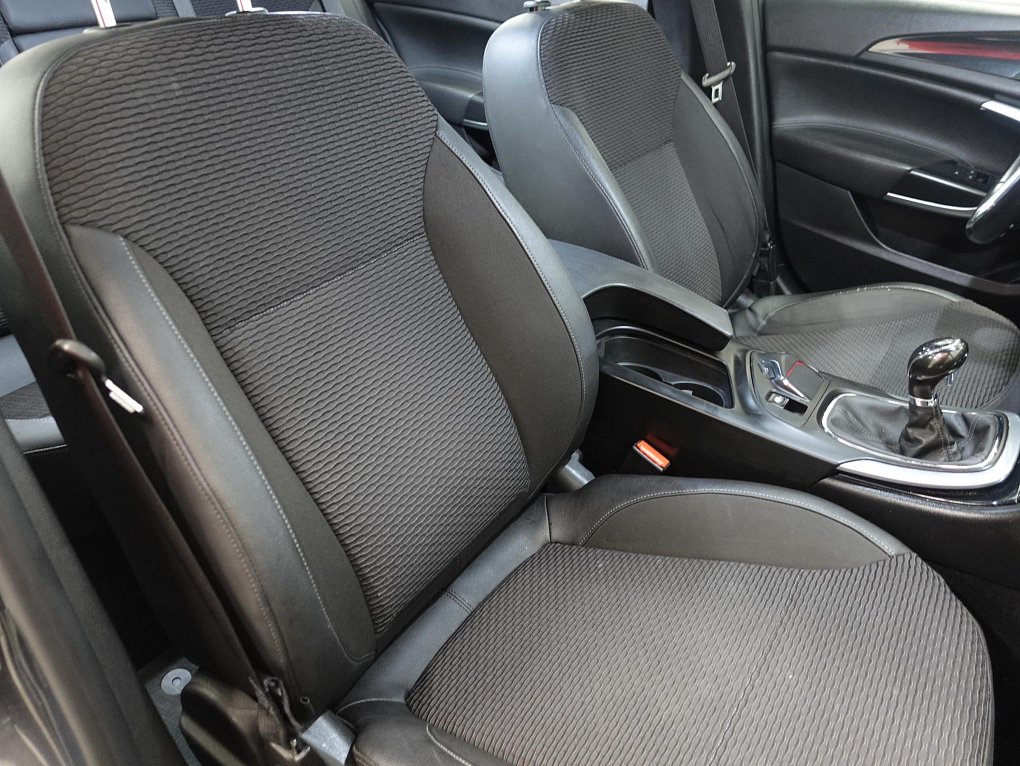 Opel Insignia 2.0CDTi 