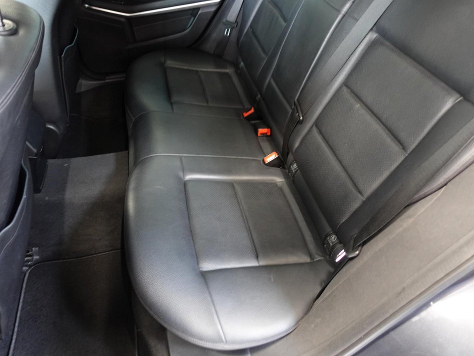 Mercedes-Benz Třída E 2.2 CDi  200