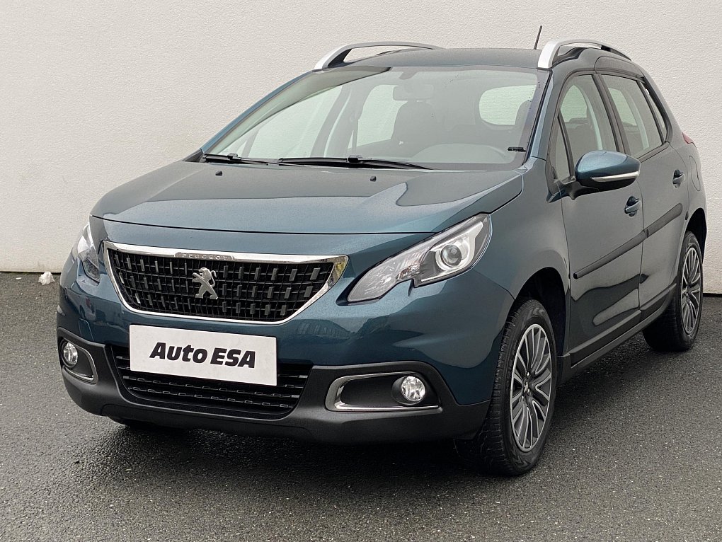 Peugeot 2008 1.2 i 