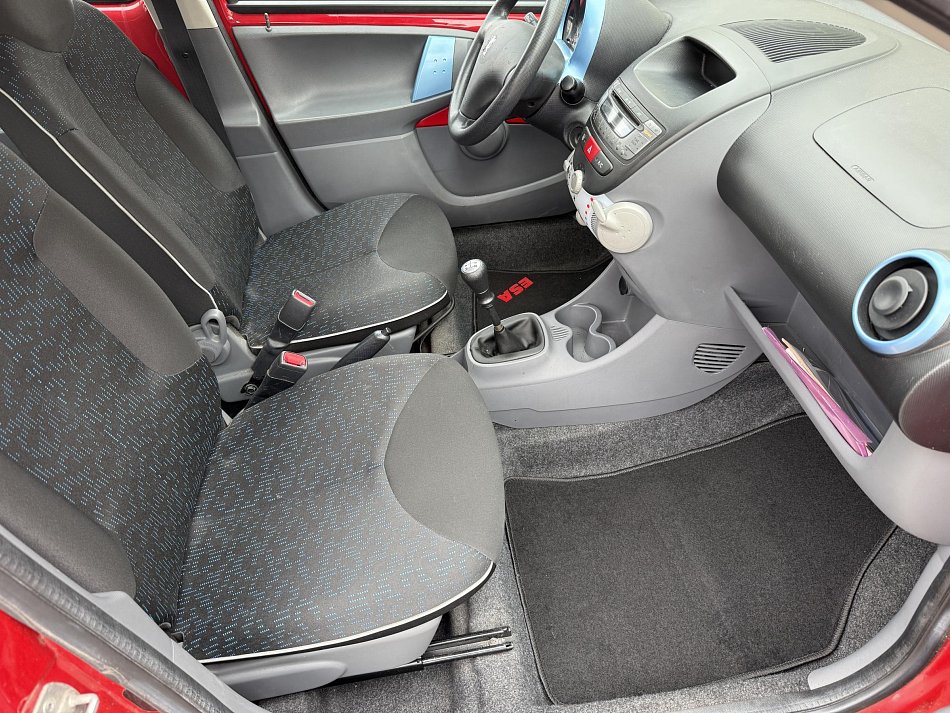 Peugeot 107 1.0 i 