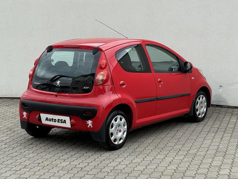 Peugeot 107 1.0 i 